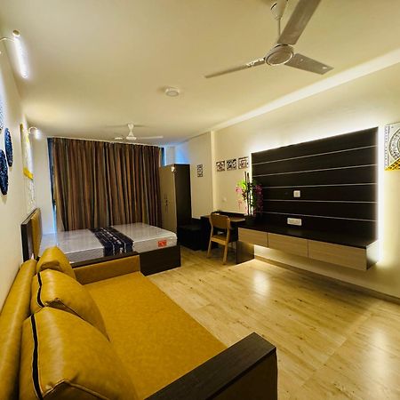 Sheesh Mahal - Family Studio Apt W Pool Jaipur Buitenkant foto